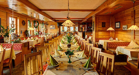 Speisesaal in einem Hotel im Bayerischen Wald